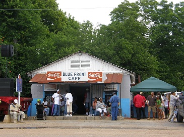 Blue Front Café, porch shot during 2008 Bentonia Blues Festival(TM)